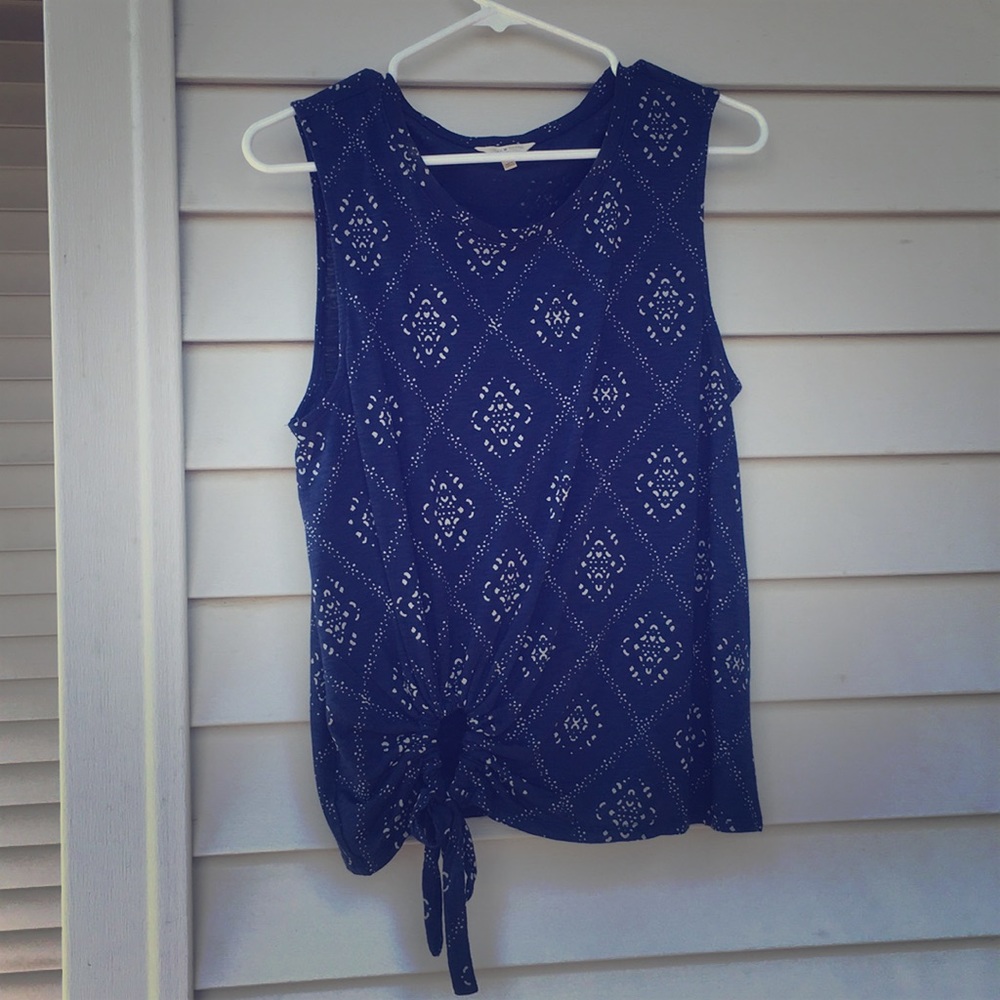 Size medium lucky brand top.
